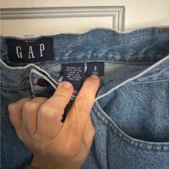 Gap mom jeans size 6 - Picture 2 of 4